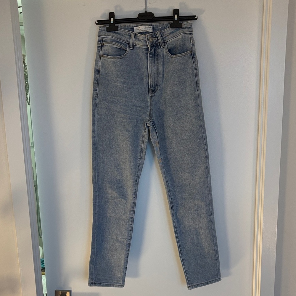 Stradivarius Women's High Rise Mom Slim Jeans in Light Blue